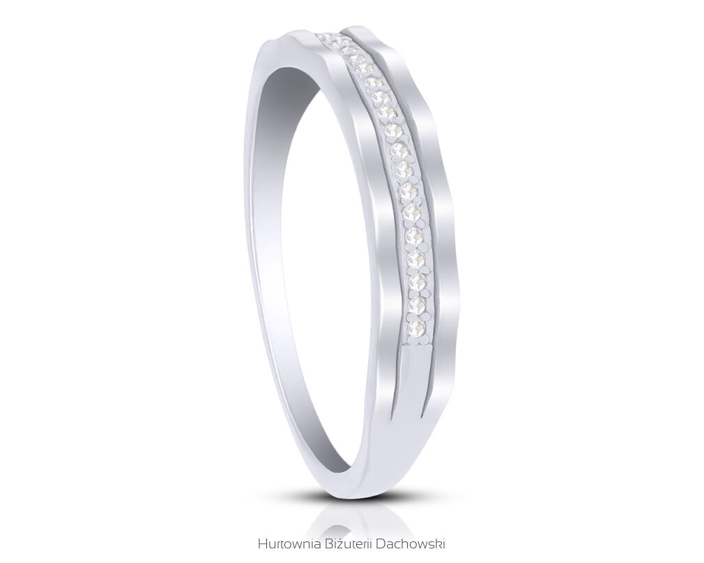 Pierścionek srebrny ozdobiony cyrkoniami pr.925