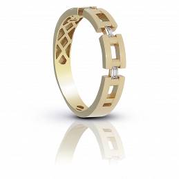Złoty pierścionek o oryginalnym wzorze cyrkonie