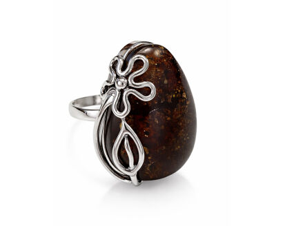 Srebrny pierścionek z bursztynem