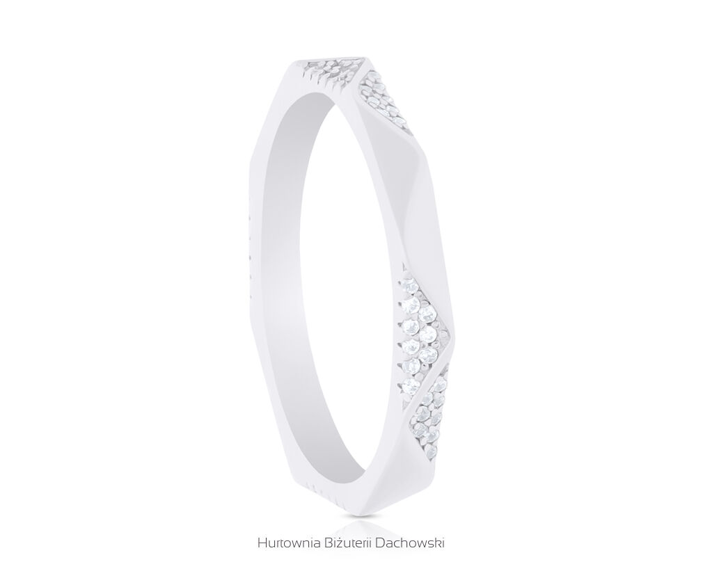 Pierścionek srebrny z cyrkoniami pr.925