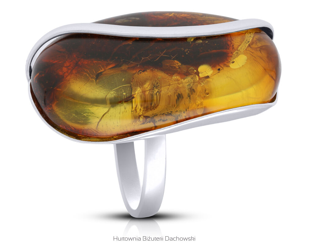 Pierścionek srebrny z naturalnym bursztynem pr.925